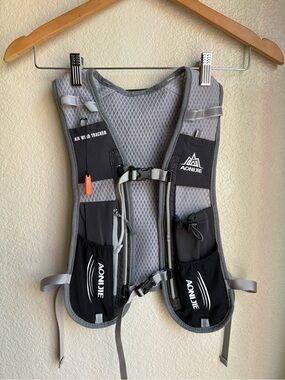 AONIJIE AIR WIND TRACKER Hydration Running Vest Gray/Black Mesh Fabric